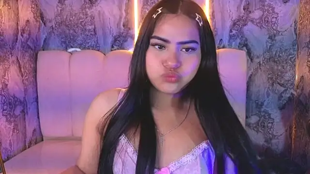 Paulette v online show from July 10, 1:33 pm
