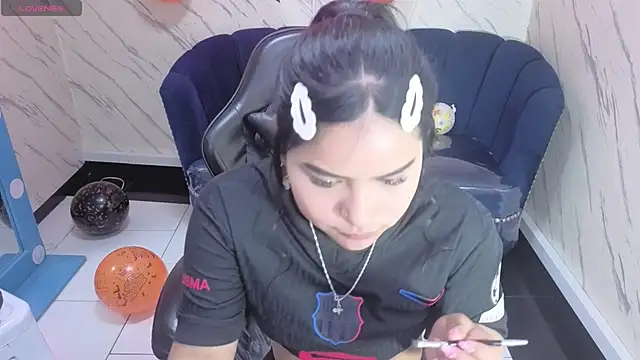 Paulette v online show from October 28, 1:17 pm