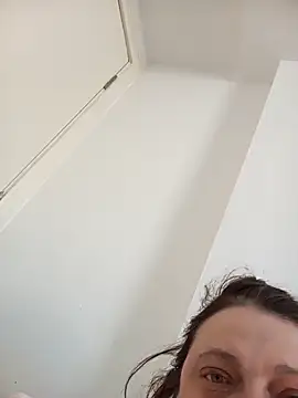 HotHornyEmmaX online show from March 19, 9:57 am