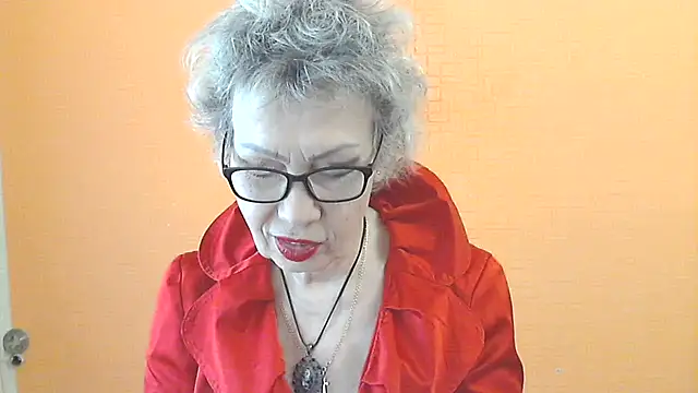 NessyJenixs online show from May 3, 7:12 am