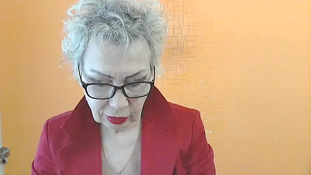 NessyJenixs online show from February 1, 8:35 am