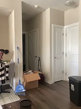 theprettysoles online show from December 21, 2:43 pm