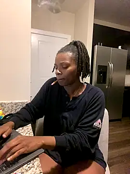 theprettysoles online show from November 13, 2:32 am