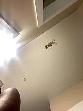 theprettysoles online show from December 4, 3:46 pm