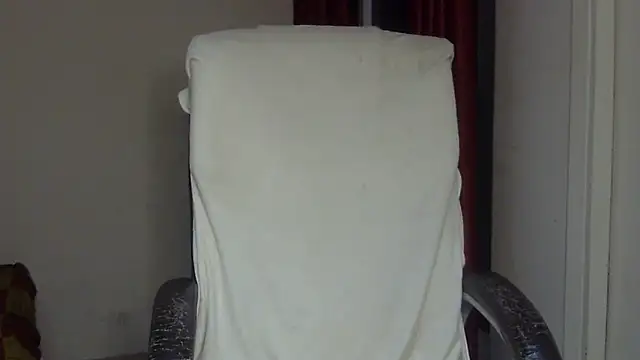 Snapshot of yoursakshi chatting on September 15, 1:30 pm yoursakshi online show from September 15, 1:30 pm