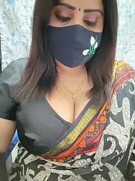 Queenflowerr online show from June 8, 7:36 pm