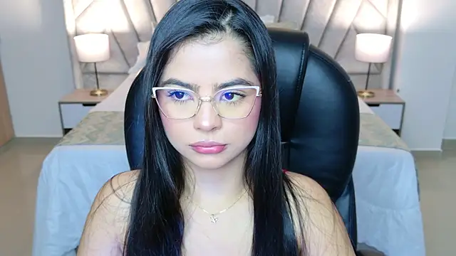 Layla Breezee online show from July 12, 1:01 pm