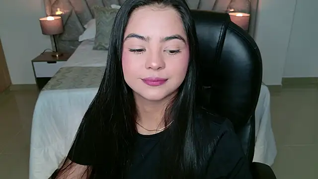Layla Breezee online show from June 20, 11:14 am