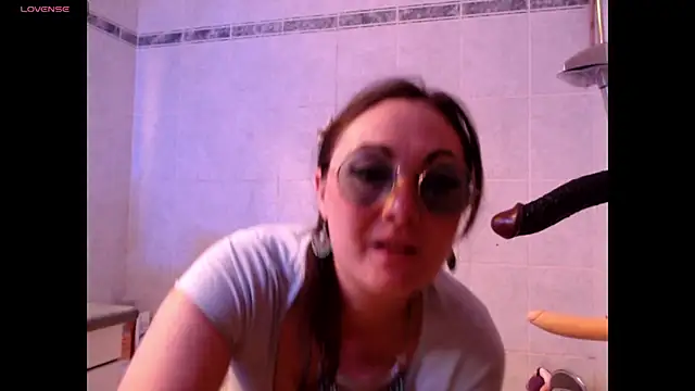 AdorahB3ll3 online show from October 5, 6:57 pm