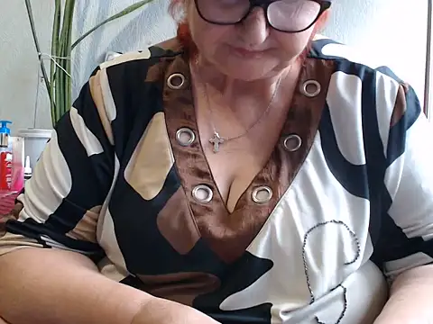 DeniseeRosea online show from July 24, 6:00 am