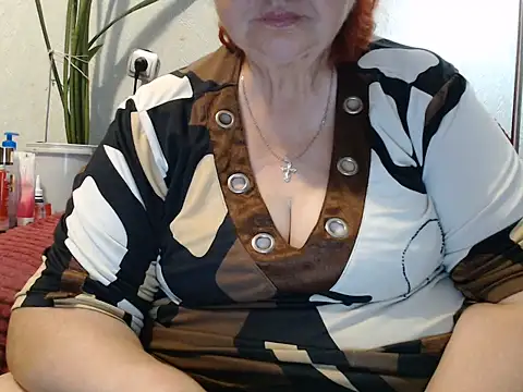 DeniseeRosea online show from July 16, 6:45 pm