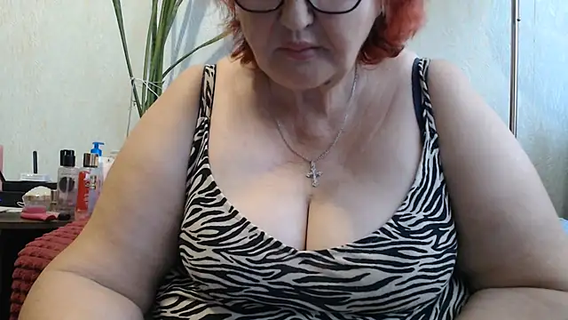 DeniseeRosea online show from July 7, 7:45 am