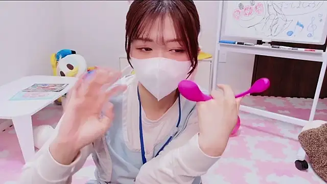 NA-KAREN-V8 online show from March 7, 3:30 pm