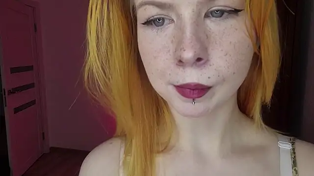 LynetHakes online show from July 12, 6:14 am