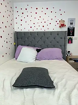 KarlaWild online show from February 5, 1:30 am