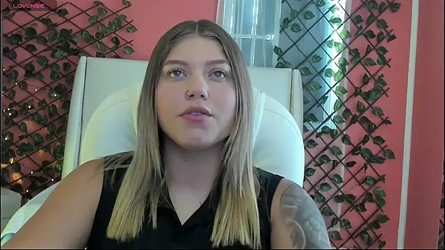 alaia greyy online show from May 1, 1:03 pm