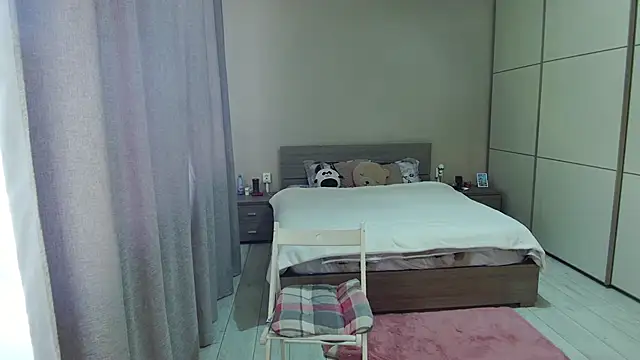 singletrouble online show from March 11, 7:45 am