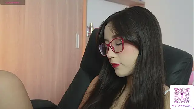 sophi lii online show from April 29, 9:42 pm