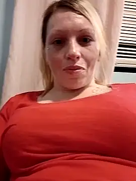 barbieinbondage7 online show from April 28, 2:38 am