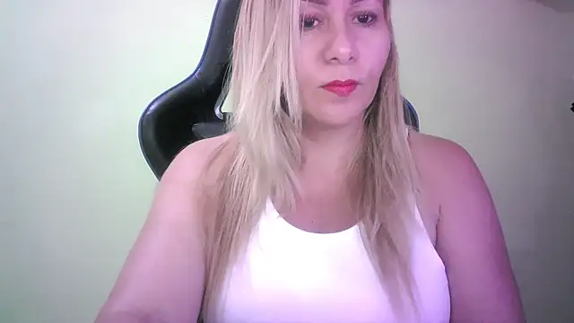 mariana0x online show from November 15, 10:55 pm