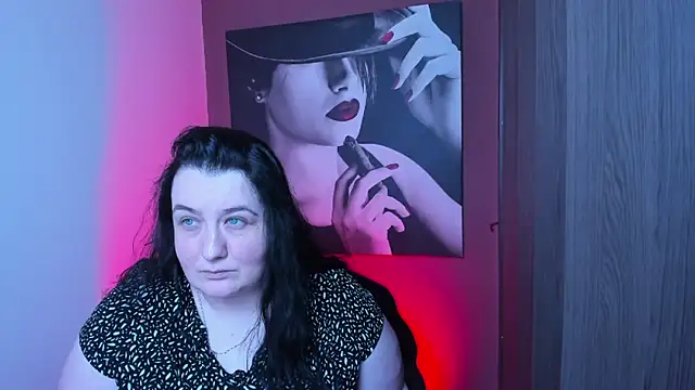 QueenOfHaze online show from December 18, 3:06 pm