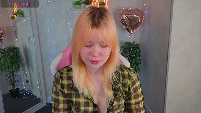 Amy Kimberlly online show from March 12, 12:35 am