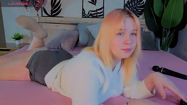 Amy Kimberlly online show from February 28, 6:35 am