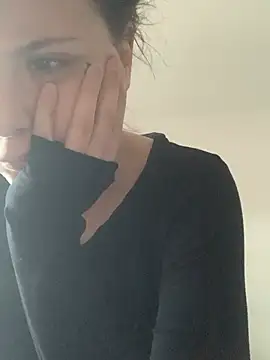 bunnythetailor online show from May 11, 4:36 am