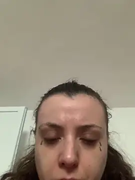 bunnythetailor online show from April 29, 11:57 am