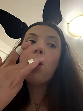 bunnythetailor online show from October 10, 9:20 pm