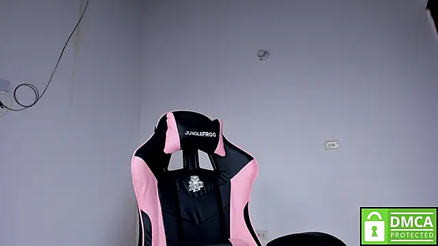 Little Shaara online show from December 18, 8:57 pm