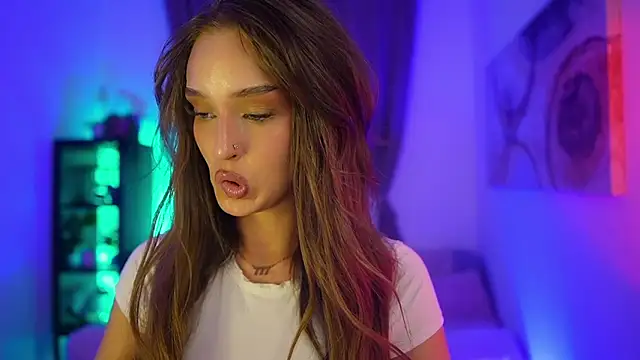 Clara Nia online show from November 1, 7:51 pm