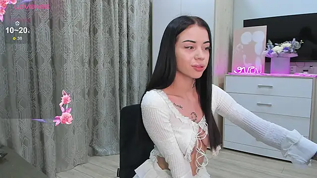  dkny  online show from September 29, 2:44 pm