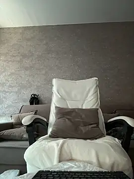 LillySquirtShot online show from June 19, 11:19 pm
