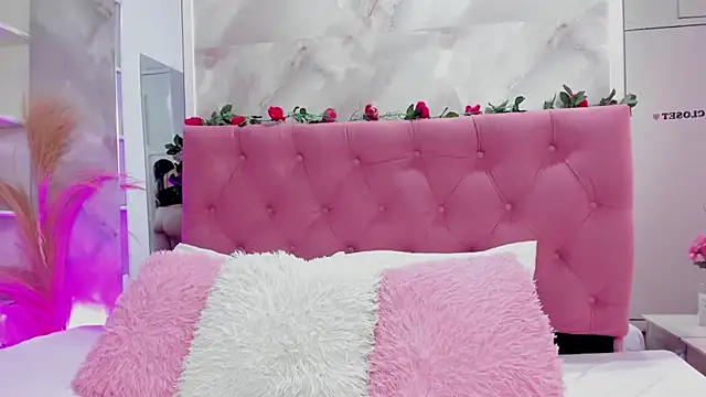 Snapshot of Ariana_greenblat chatting on September 10, 4:29 pm Ariana greenblat online show from September 10, 4:29 pm