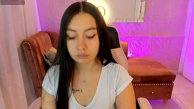 miss isabella m online show from June 11, 1:30 pm
