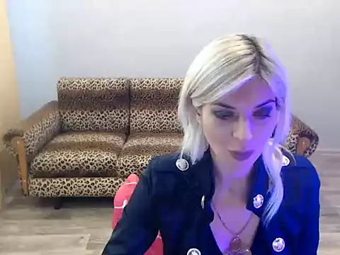 Snapshot of SexyBeatriice chatting on October 16, 6:38 am SexyBeatriice online show from October 16, 6:38 am