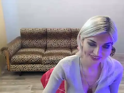 Snapshot of SexyBeatriice chatting on October 11, 8:41 am SexyBeatriice online show from October 11, 8:41 am
