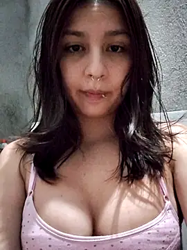 Maiden-Hot online show from May 25, 5:28 am
