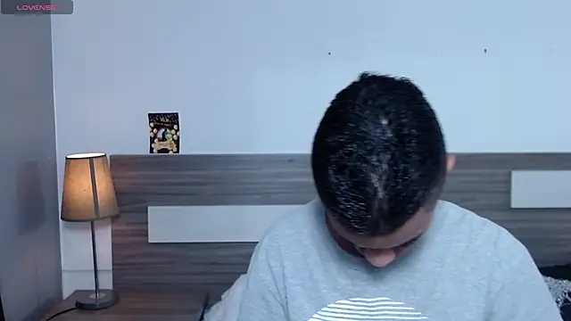 Liiamthompson online show from November 28, 9:34 am