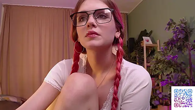 Gretchen Mol online show from February 17, 7:40 am