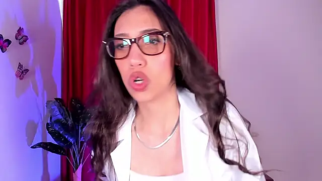 Snapshot of Miss_veronicaa2 chatting on October 14, 1:14 pm Miss veronicaa2 online show from October 14, 1:14 pm