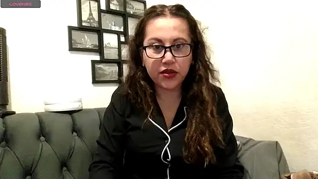 MirandaLatinaLovely online show from June 7, 6:15 pm