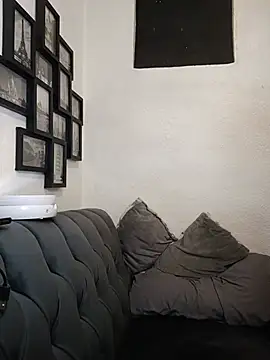 MirandaLatinaLovely online show from June 29, 2:07 am