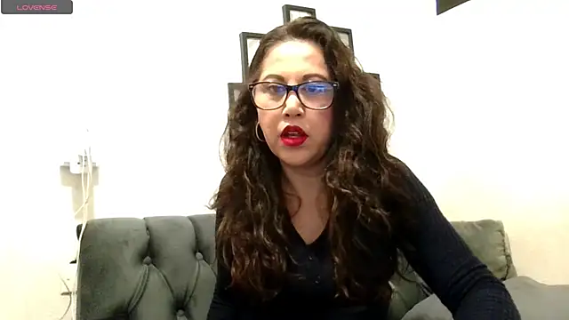 MirandaLatinaLovely online show from February 7, 6:23 pm