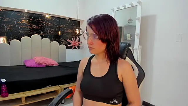 Annyrosee online show from November 24, 8:22 pm