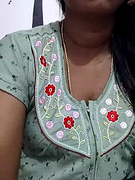 Snapshot of Tamil_Meera12 chatting on October 26, 11:27 am Tamil Meera12 online show from October 26, 11:27 am