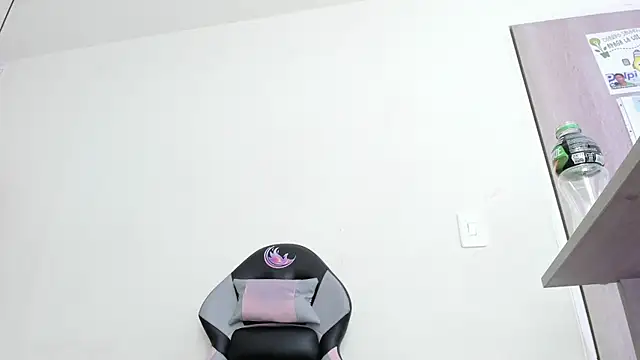 Raichell  online show from August 1, 5:37 pm