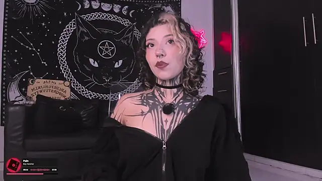 Snapshot of hazellwitch chatting on October 14, 8:33 pm hazellwitch online show from October 14, 8:33 pm