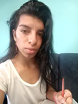 Snapshot of Ariell_Kieran chatting on October 21, 6:01 pm Ariell Kieran online show from October 21, 6:01 pm